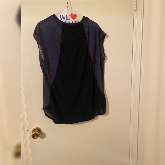 🚨Lyssé workout top with control top🚨 - Picture 2 of 5